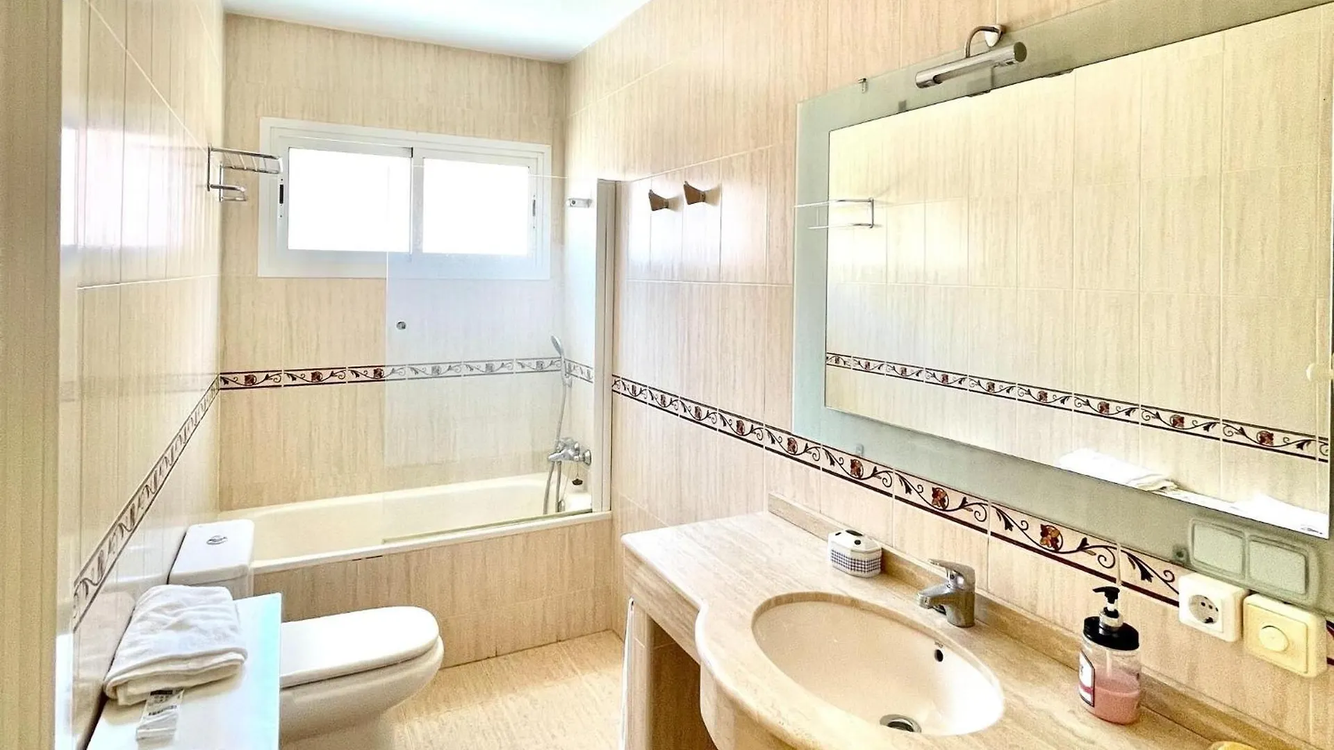 Property In Roquetas De Mar 0*,
