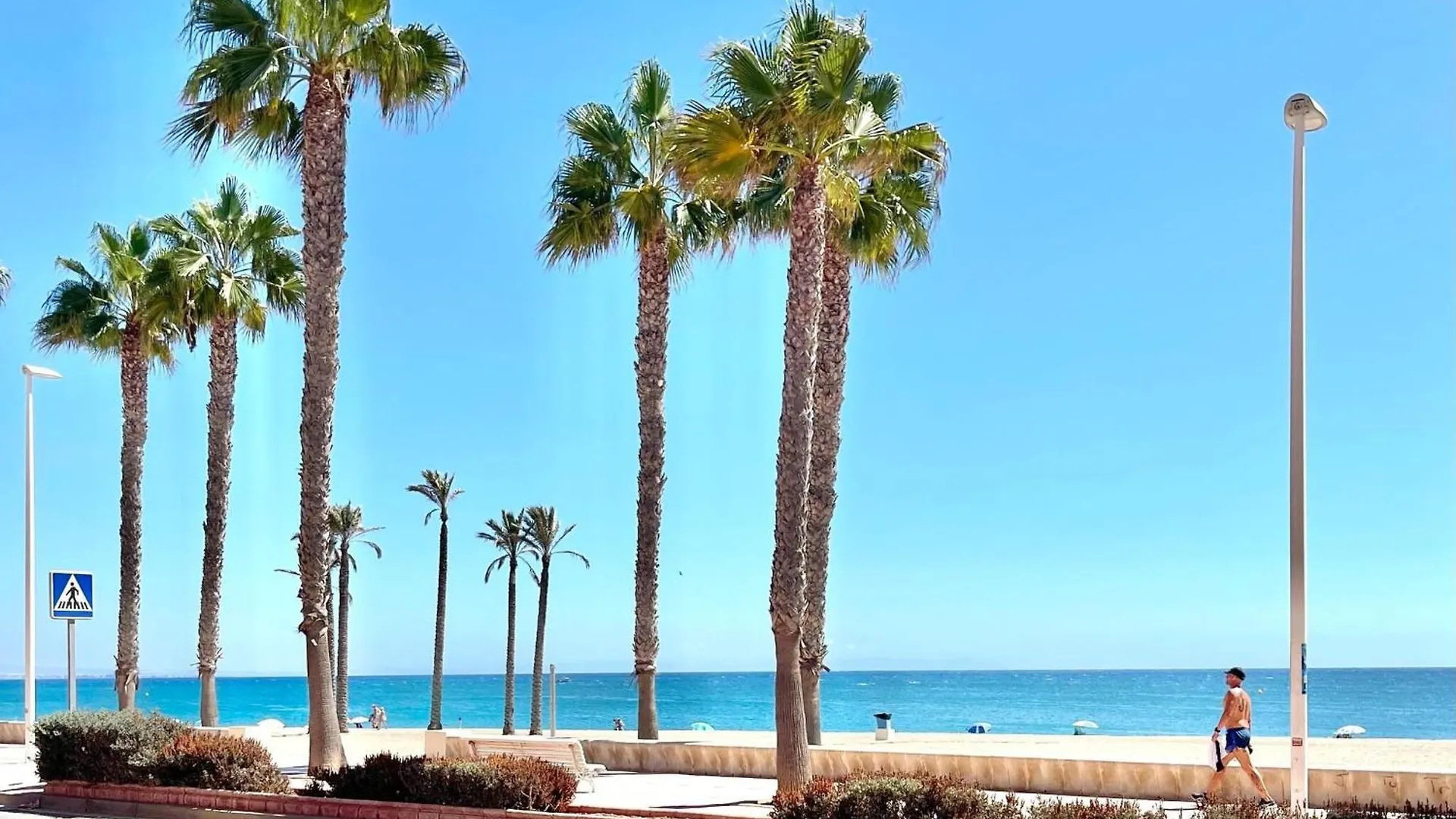 Property In Roquetas De Mar 0*,